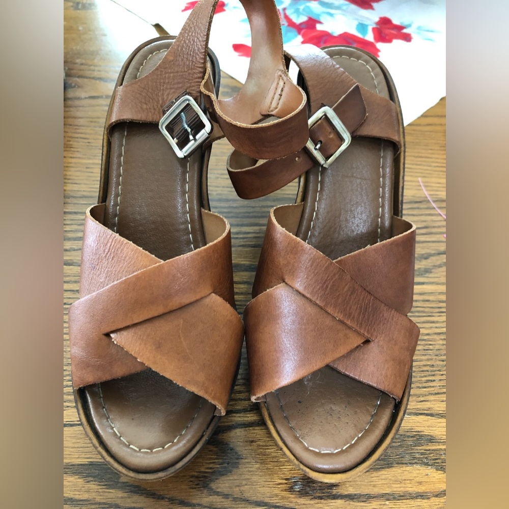Brown Leather Wedge Sandals w/ Wood Heels Made in Italy Size 7 - Picture 2 of 3